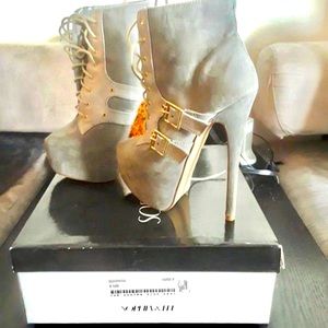 LIKE NEW Size 6 Sofia & Lee Markia